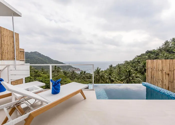 White&Blue Pool Villas